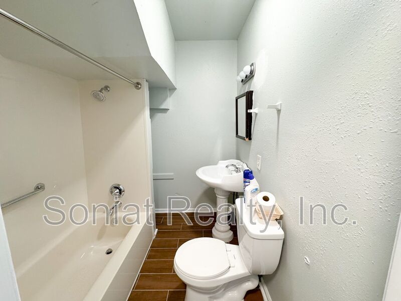 Vouchers Accepted-Spacious 3-Bedroom Home with Modern Amenities and Convenient Location property image