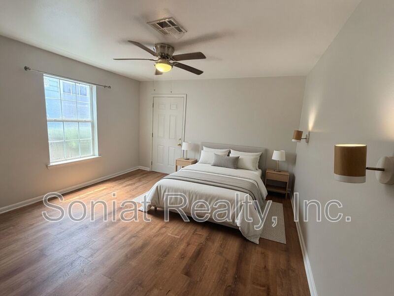 Vouchers Accepted - Renovated 3BR with modern kitchen, central AC, W/D, Near the French Quarter property image