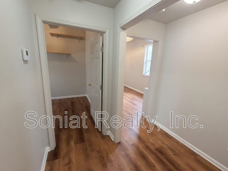 Vouchers Accepted - Renovated 3BR with modern kitchen, central AC, W/D, Near the French Quarter property image