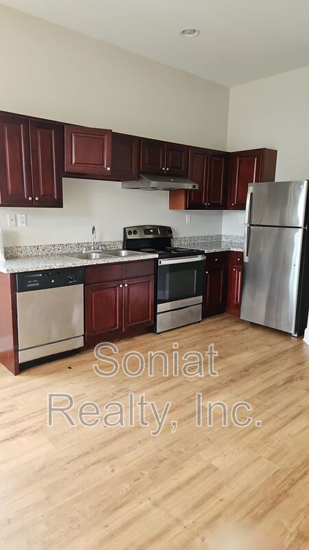 Vouchers Accepted-Charming 9th Ward property image