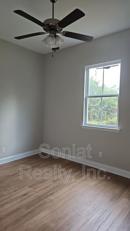 Vouchers Accepted-Charming 9th Ward property image