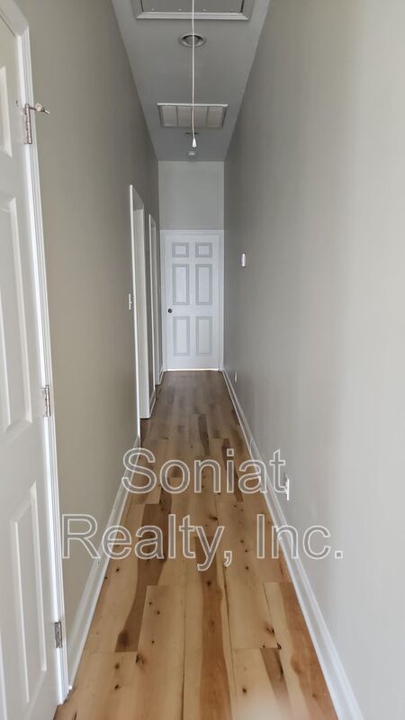 Vouchers Accepted-Charming 9th Ward property image