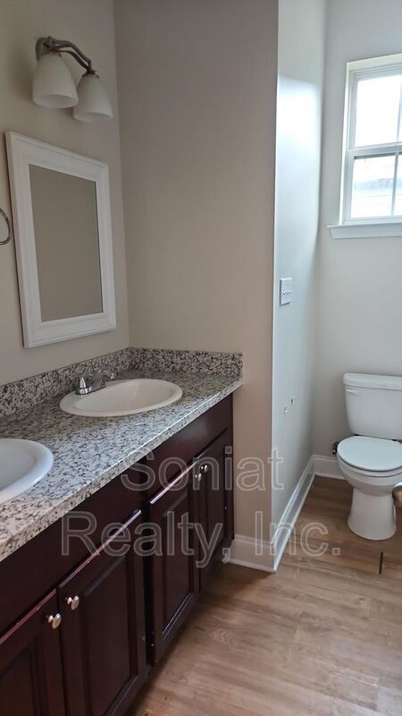 Vouchers Accepted-Charming 9th Ward property image