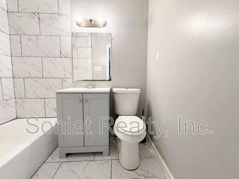 Vouchers Accepted-Large 3 bedroom 2.5 Bath Apartment property image