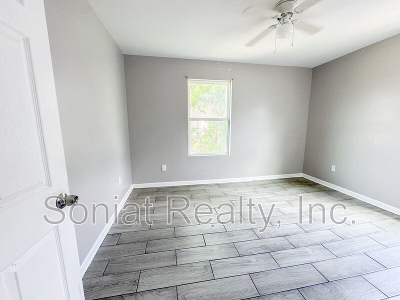 Vouchers Accepted-Large 3 bedroom 2.5 Bath Apartment property image