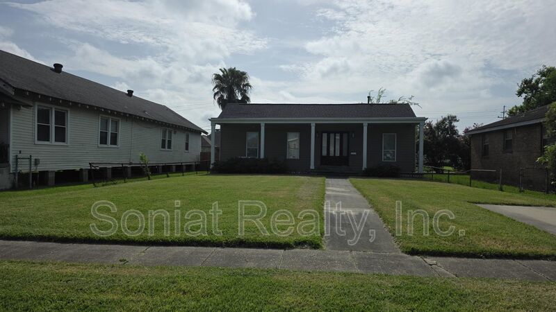 Lakeview property image