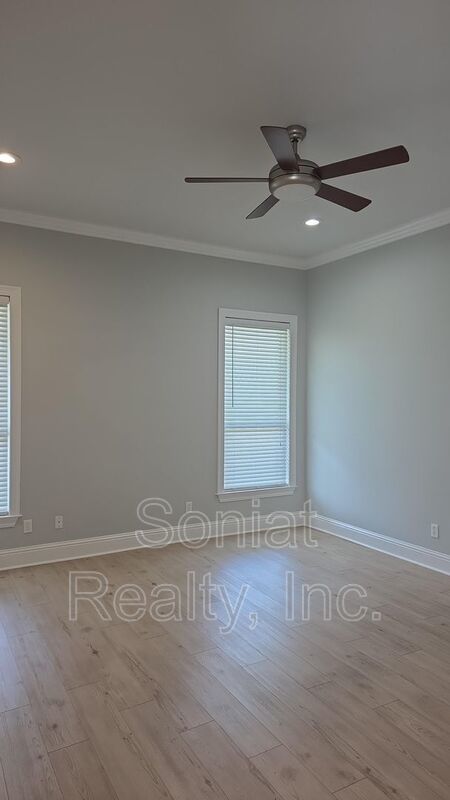 Lakeview property image