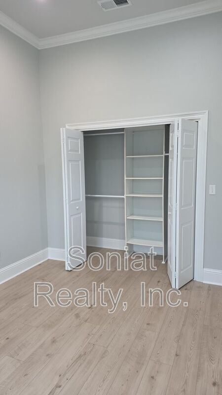 Lakeview property image