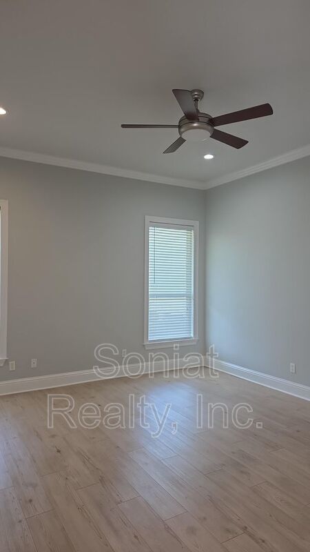 Lakeview property image