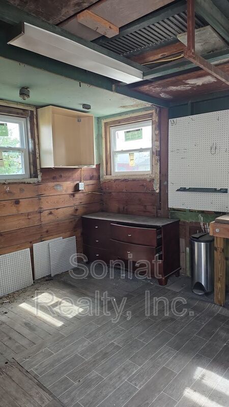 Lakeview property image