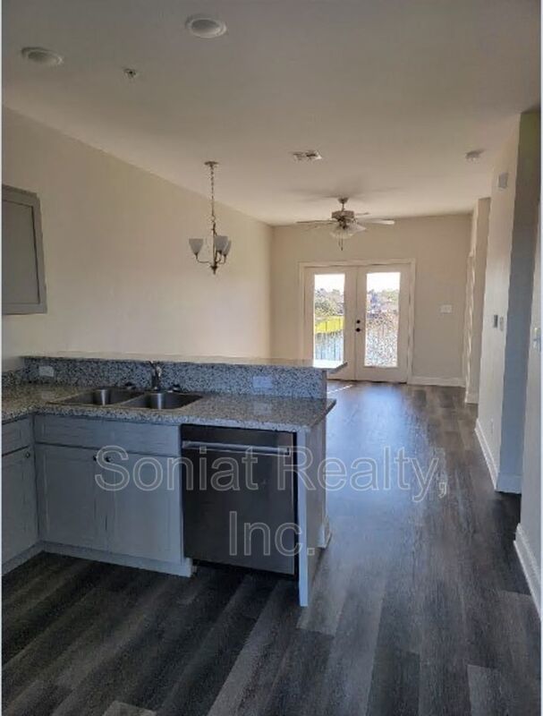 4504 Pontchartrain Drive Unit 2-B property image
