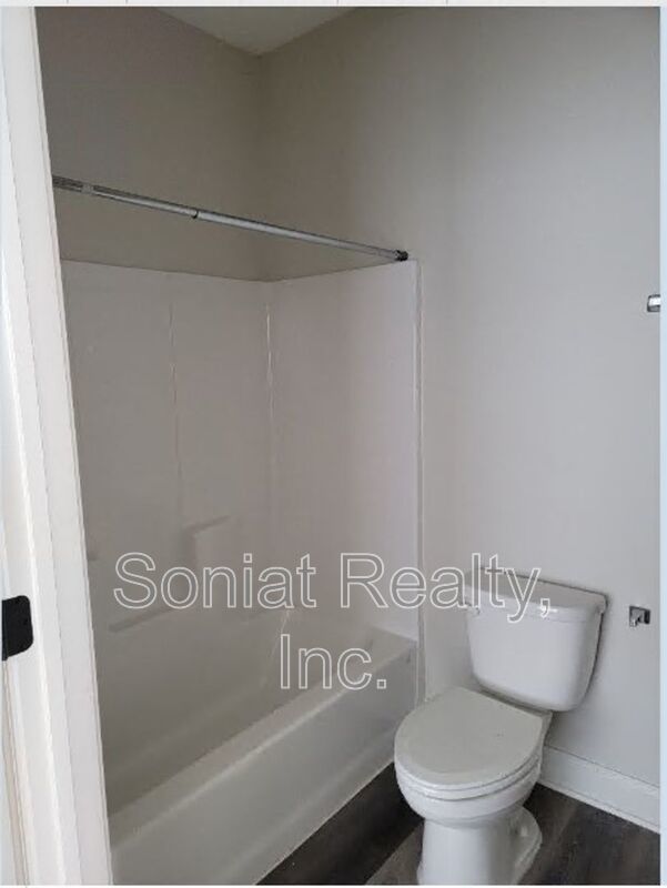 4504 Pontchartrain Drive Unit 2-B property image