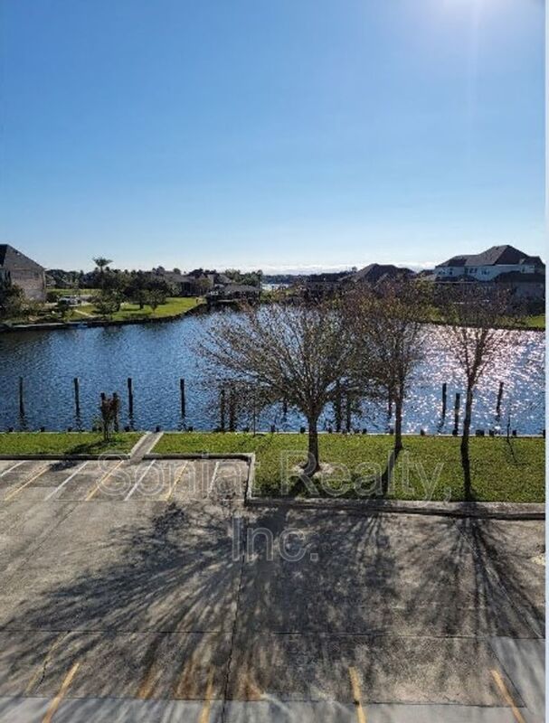 4504 Pontchartrain Drive Unit 2-B property image