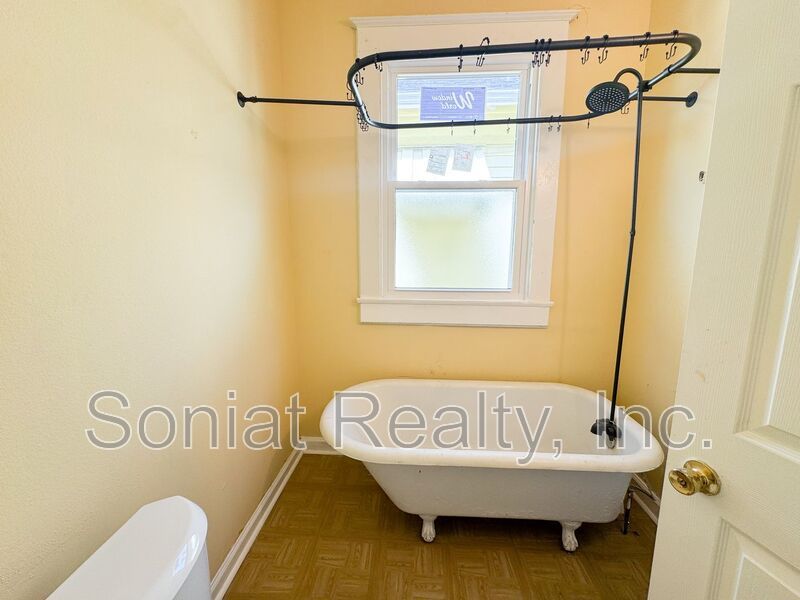 Vouchers Accepted-2 BEDROOM 1 BATH HOME property image
