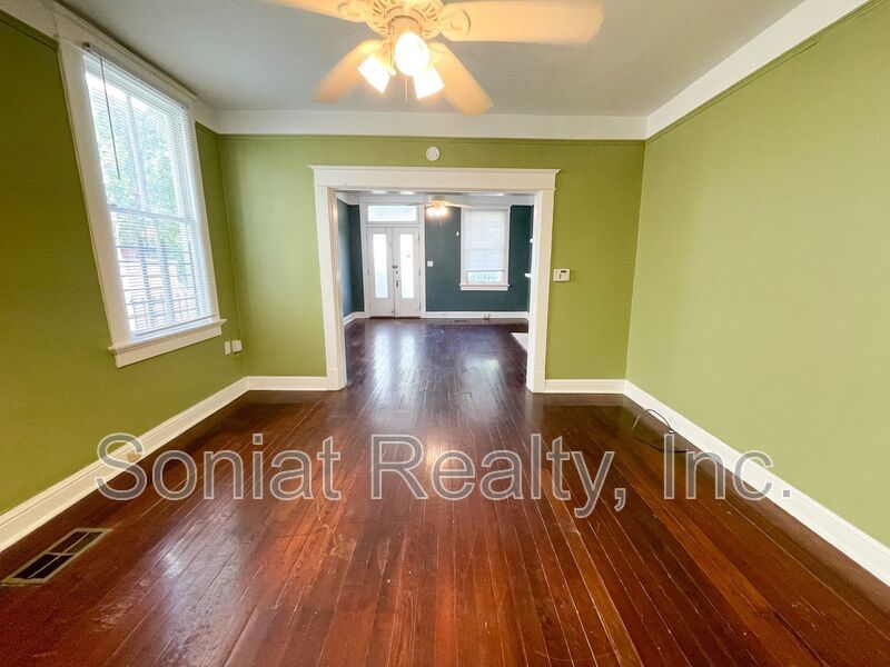 Living at its Finest: Large, Bright Apartment property image