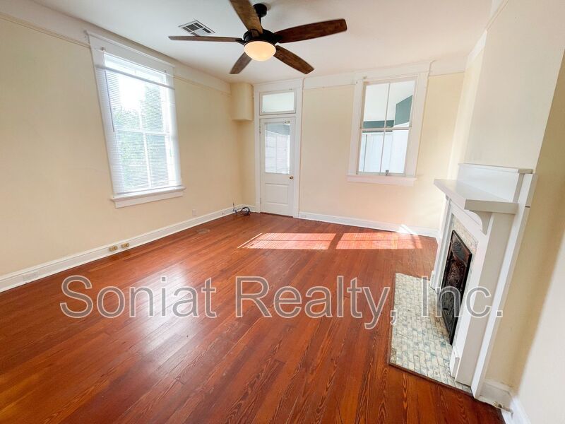 Living at its Finest: Large, Bright Apartment property image