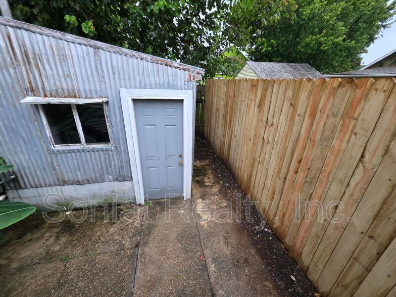 2 bedroom 1 bath shotgun mid city double property image