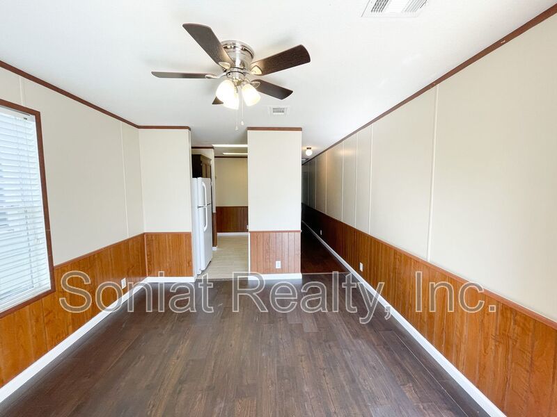 Voucher Accepted- Cozy 3 bedroom 2 bath apartment ready for its next occupant property image