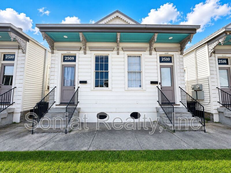 Vouchers Accepted - Beautiful & Recently Renovated 2 Bed / 1 Bath Apartment property image