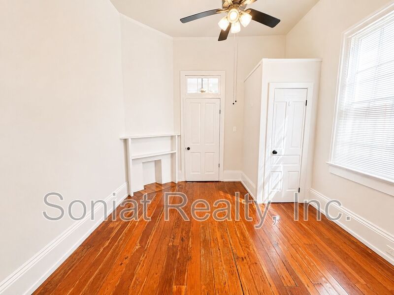 Vouchers Accepted - Beautiful & Recently Renovated 2 Bed / 1 Bath Apartment property image