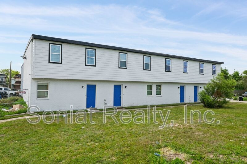 Vouchers Accepted- Room to Breathe: Spacious 3BR Townhome Living property image