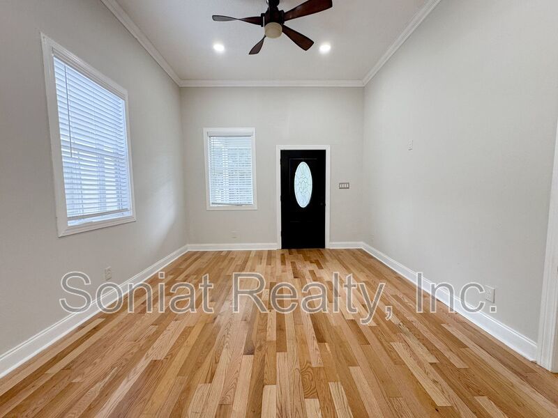 Vouchers Accepted-Fresh, Modern & Spacious — Renovated 3BR/2BA Home property image