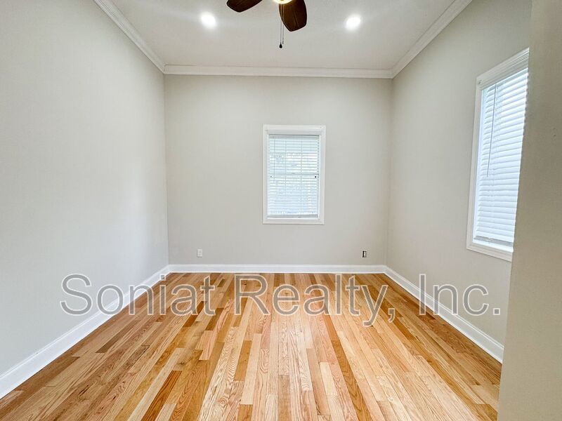 Vouchers Accepted-Fresh, Modern & Spacious — Renovated 3BR/2BA Home property image