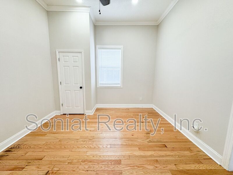 Vouchers Accepted-Fresh, Modern & Spacious — Renovated 3BR/2BA Home property image
