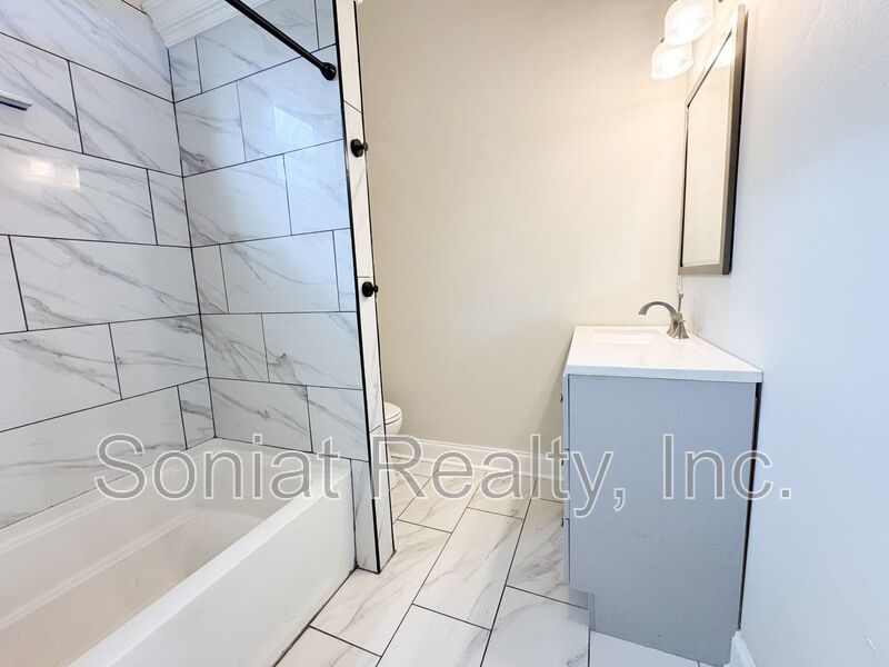 Vouchers Accepted-Fresh, Modern & Spacious — Renovated 3BR/2BA Home property image