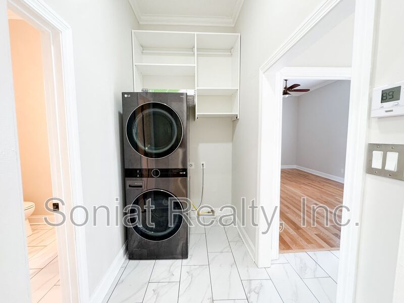 Vouchers Accepted-Fresh, Modern & Spacious — Renovated 3BR/2BA Home property image