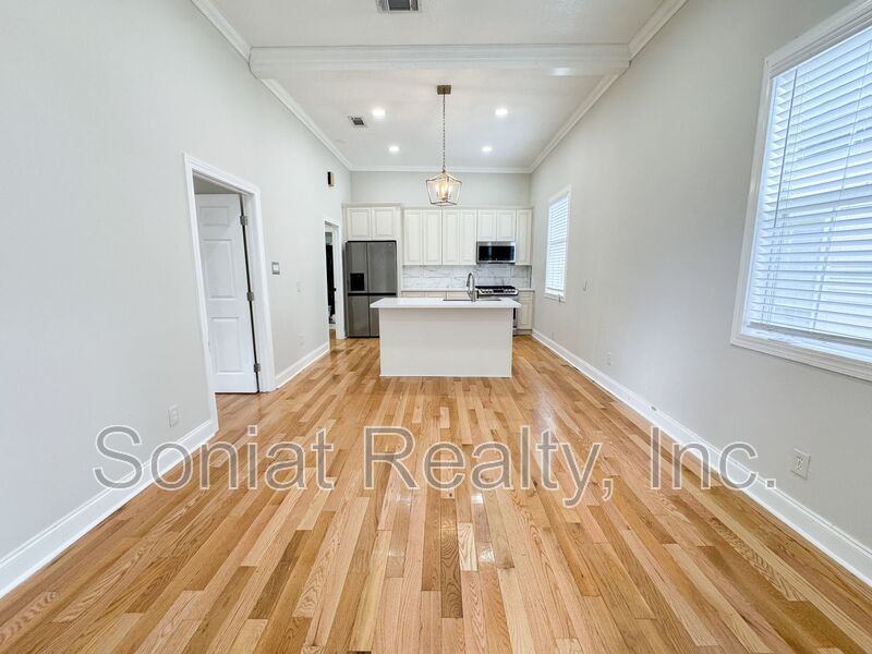 Vouchers Accepted-Fresh, Modern & Spacious — Renovated 3BR/2BA Home property image