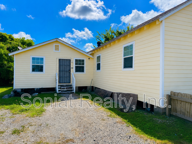 (Housing Voucher Accepted) Spacious Home w/ Large Fenced Backyard property image