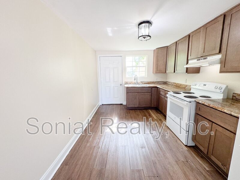 (Housing Voucher Accepted) Spacious Home w/ Large Fenced Backyard property image