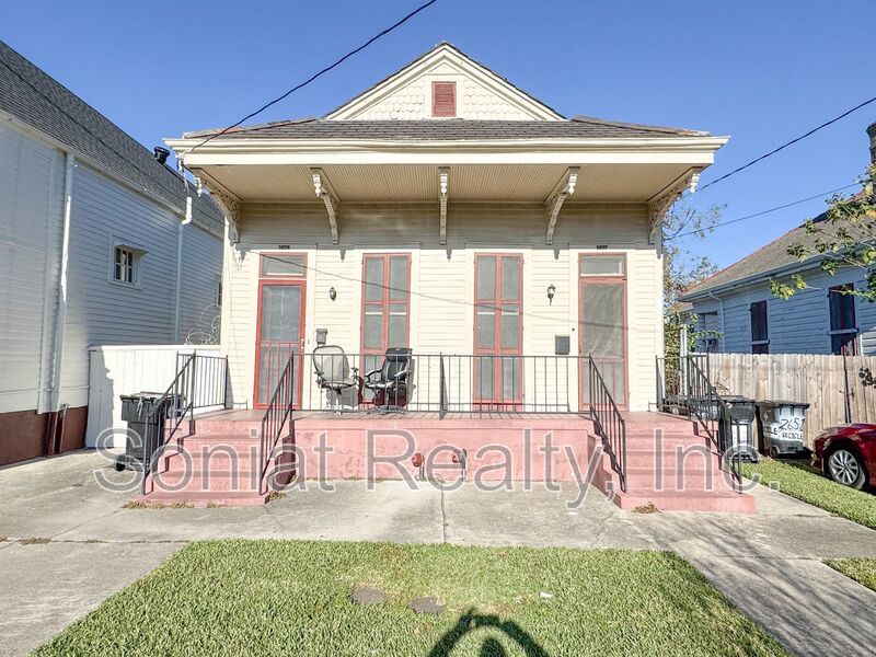 Charming & Spacious 2 bedroom 1 bathroom rental in Mid City (Section 8 Welcome) property image