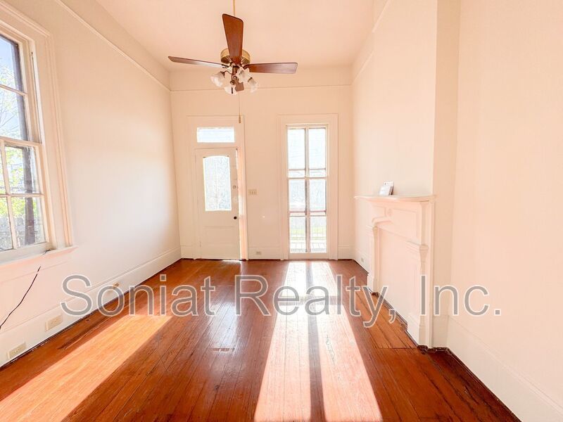 Charming & Spacious 2 bedroom 1 bathroom rental in Mid City (Section 8 Welcome) property image