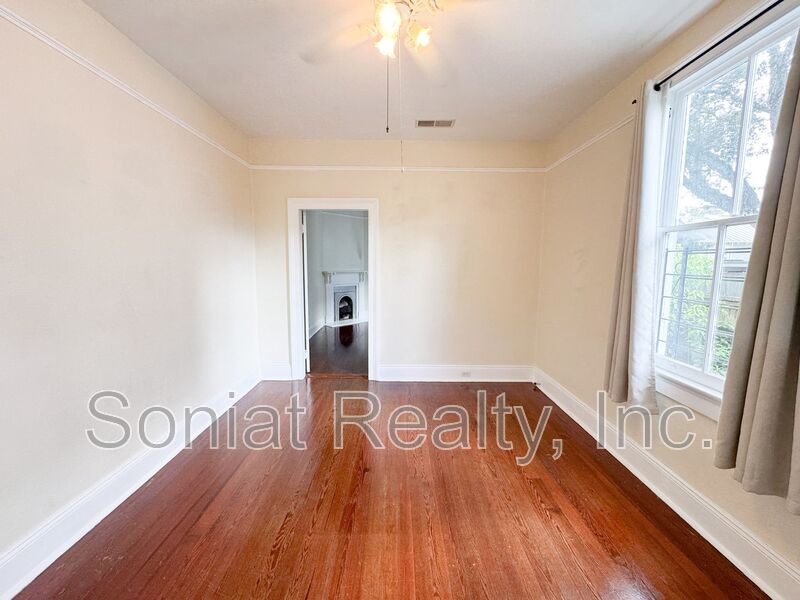 Charming Uptown Shotgun with Spacious Backyard property image