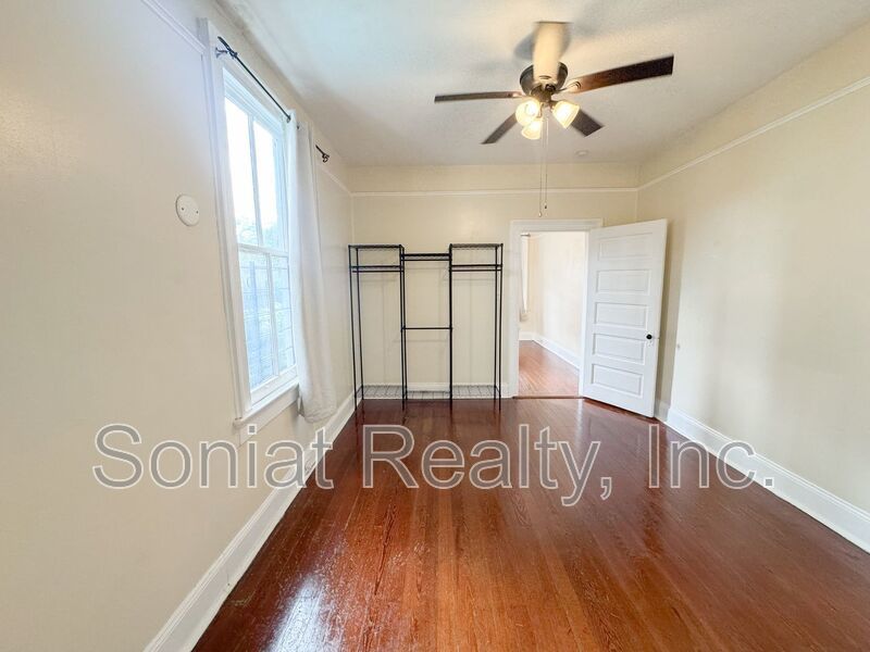 Charming Uptown Shotgun with Spacious Backyard property image