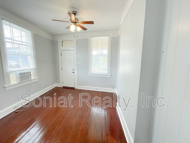 Charming 1 Bedroom Apartment Mid City property image