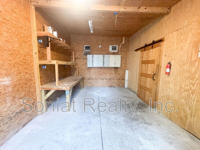 Spacious 2-bedroom 1 bath apartment with Storage & 1 Bedroom - 1 Bath  Loft in a very convenient location in Mid City. property image
