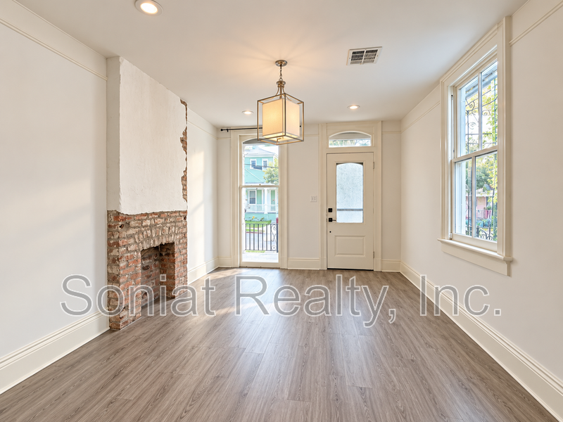 3 bedroom 1 bath mid city double property image