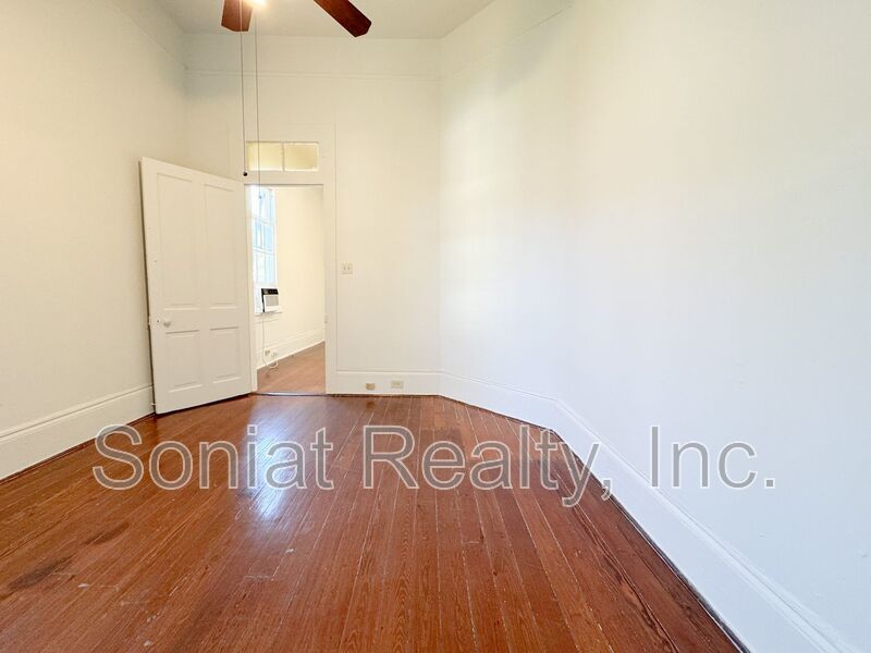 Charming & Spacious 2 bedroom 1 bathroom rental in Mid City (Section 8 Welcome) property image