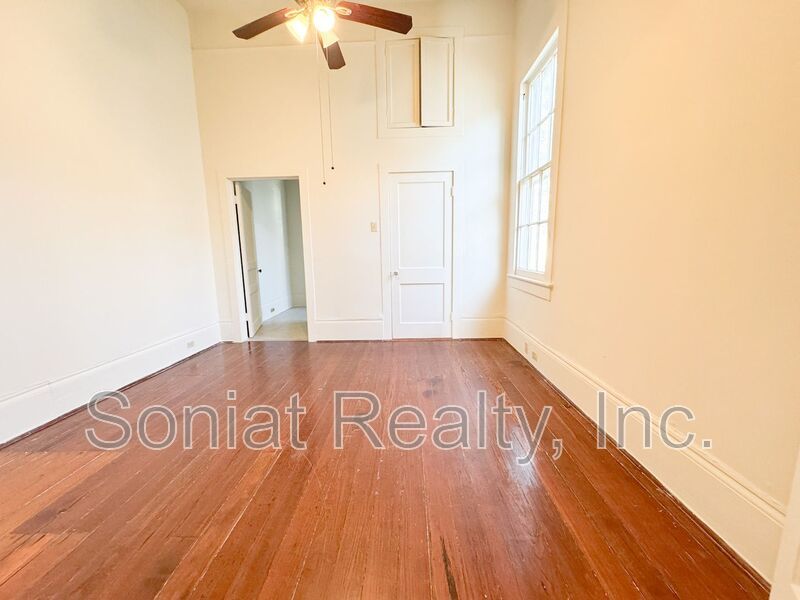 Charming & Spacious 2 bedroom 1 bathroom rental in Mid City (Section 8 Welcome) property image
