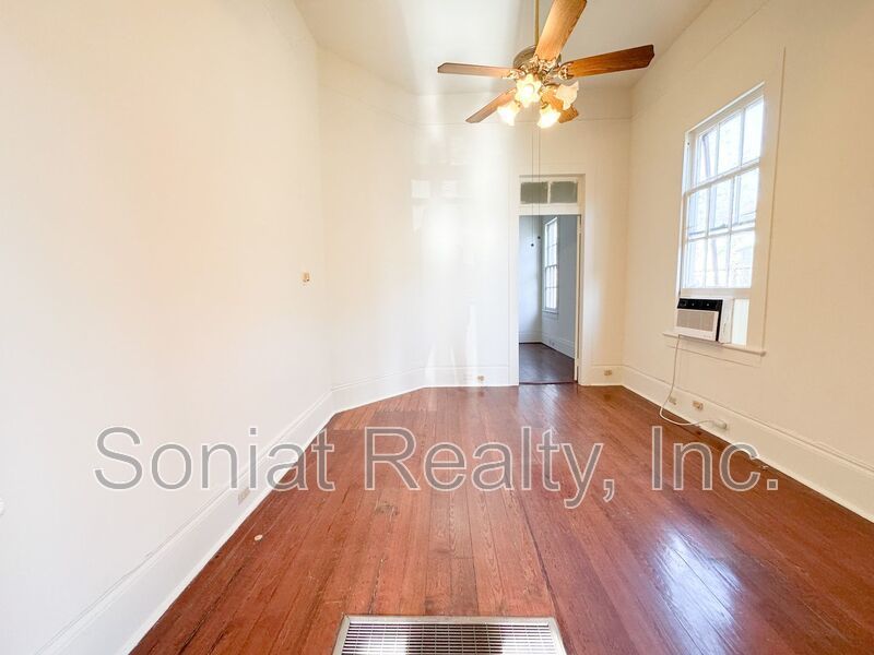 Charming & Spacious 2 bedroom 1 bathroom rental in Mid City (Section 8 Welcome) property image
