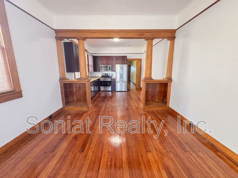 Beautiful 3 Bed 1.5 Bath Near the Fairgrounds property image