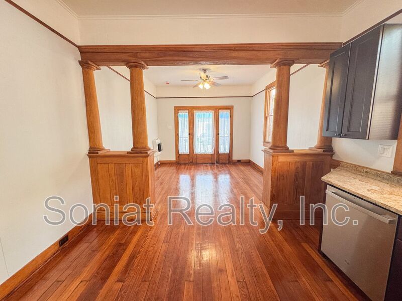 Beautiful 3 Bed 1.5 Bath Near the Fairgrounds property image