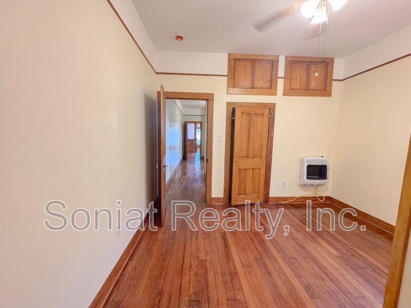 Beautiful 3 Bed 1.5 Bath Near the Fairgrounds property image