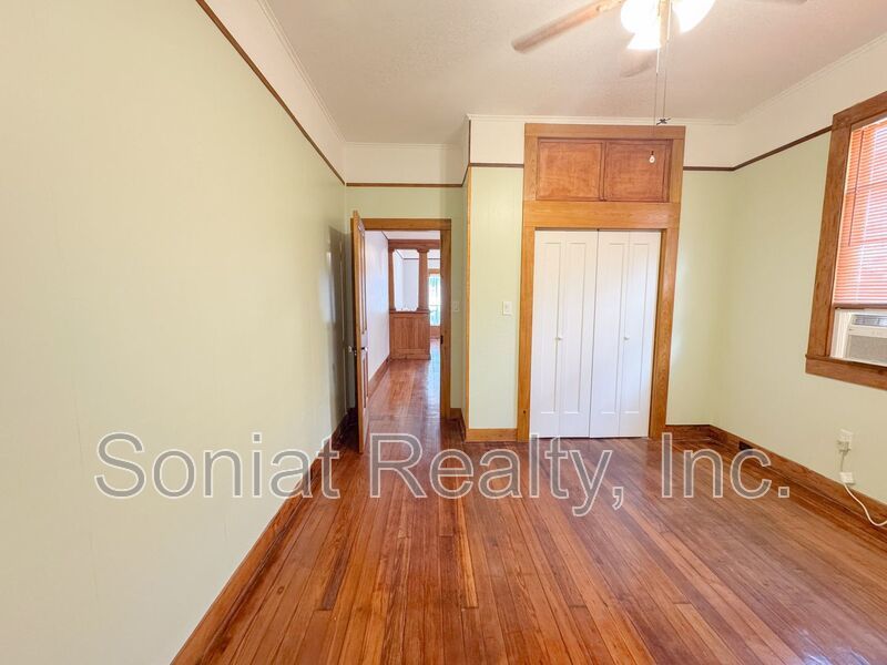 Beautiful 3 Bed 1.5 Bath Near the Fairgrounds property image