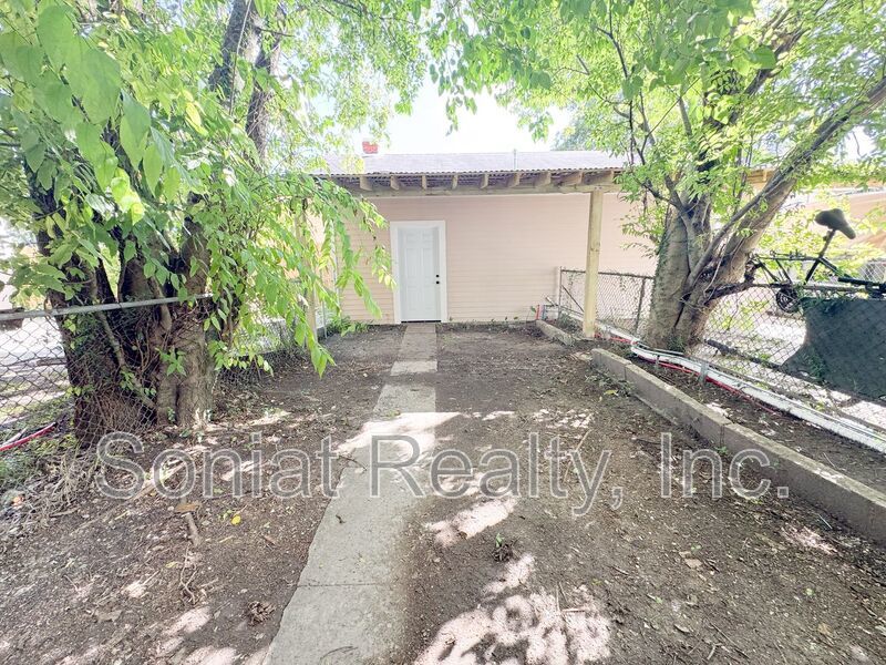 Beautiful 3 Bed 1.5 Bath Near the Fairgrounds property image