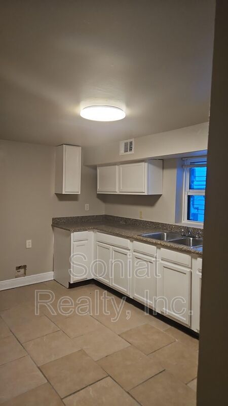 Broadmoor 2 bedroom Available property image