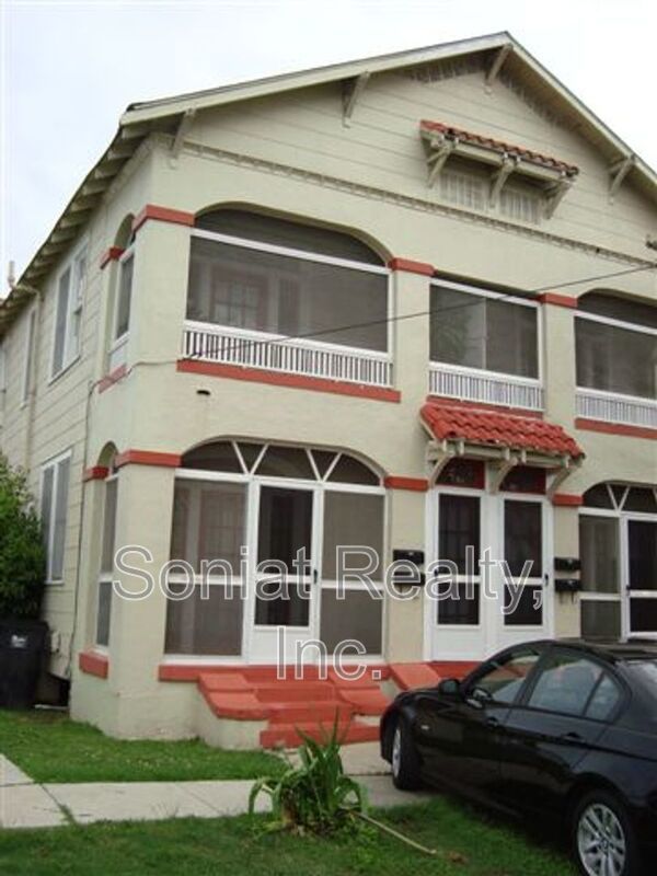 Charming one-bedroom, one-bathroom 2nd floor apartment property image